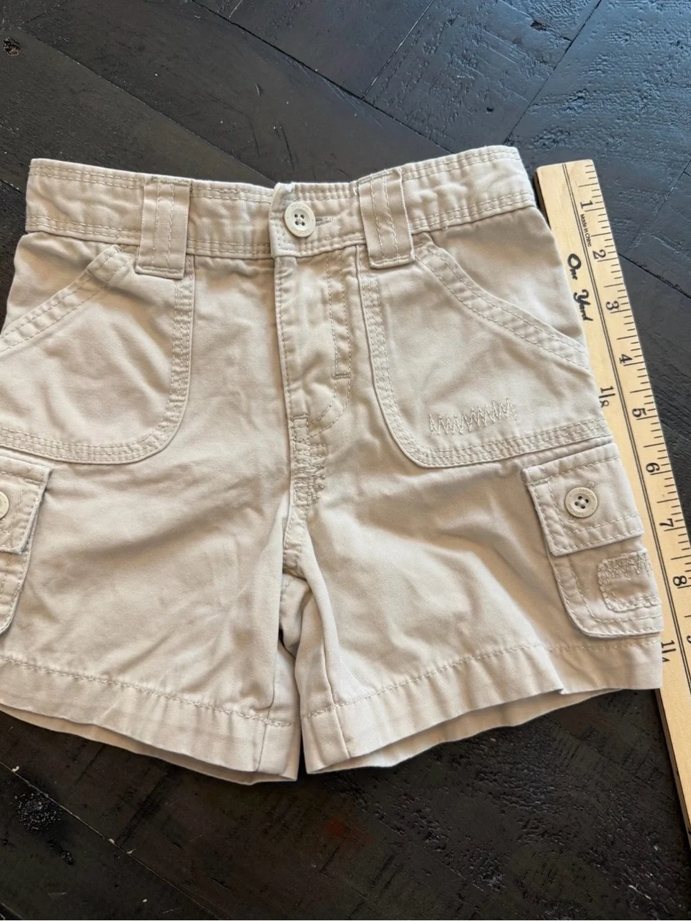 Vintage GAP Boys Cargo Shorts in Light Beige